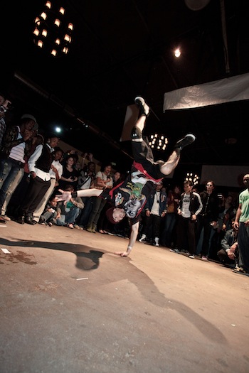 NastyNate Dancer Nasty Nate in the middle of a cipher at Dance Houston's H-Town Get Down. Photo by Eric Hester.